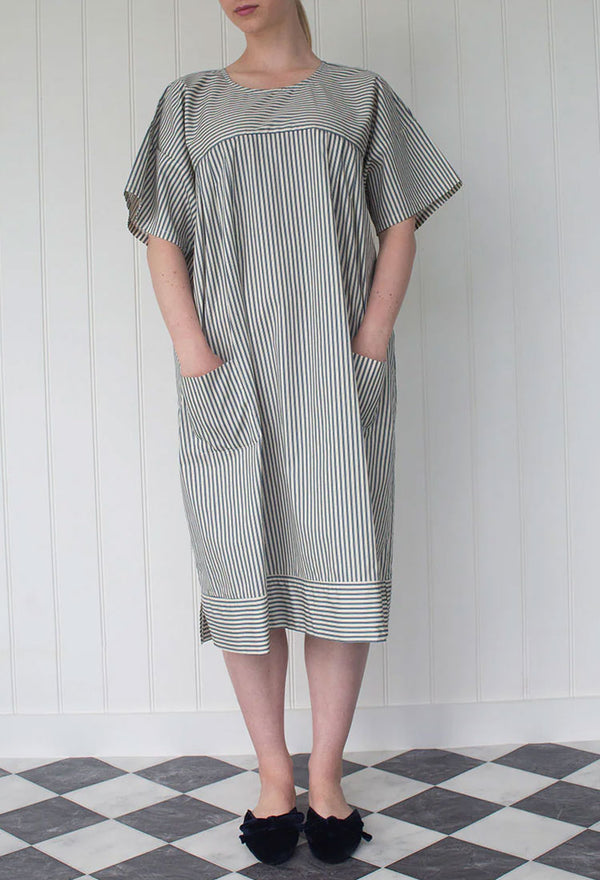 HEBE HOUSEDRESS L-XL  |  NAVY STRIPE