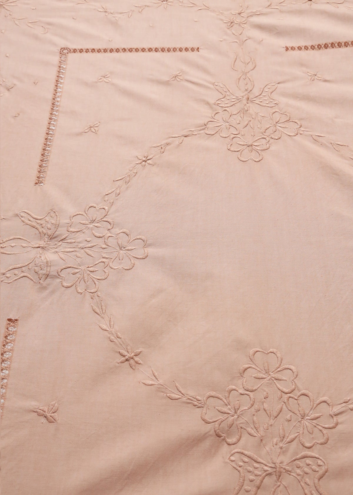 BLUSH LINEN  |  1930'S TABLECLOTH