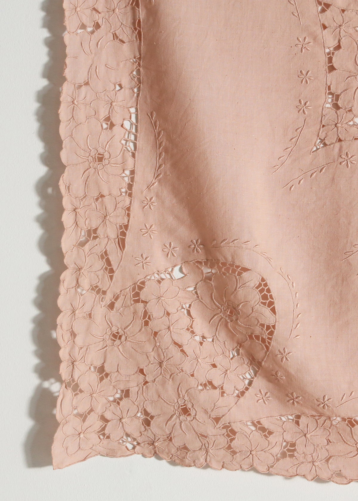 BLUSH LINEN  |  1920'S TABLECLOTH