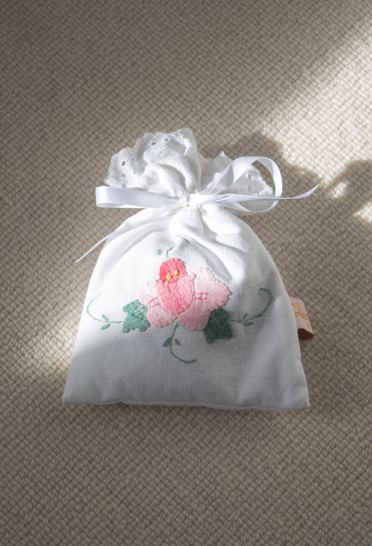 LAVENDER BAG | WHITE VINTAGE LINENS