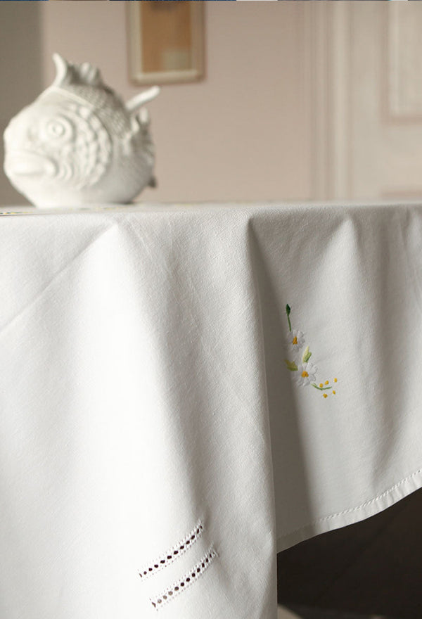 WHITE TABLECLOTH & NAPKINS | 1960’S DAISY & MIMOSA